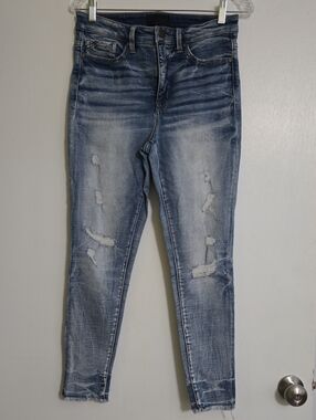 Buckle Women's Skinny Jeans - Distressed Light Blue Wash